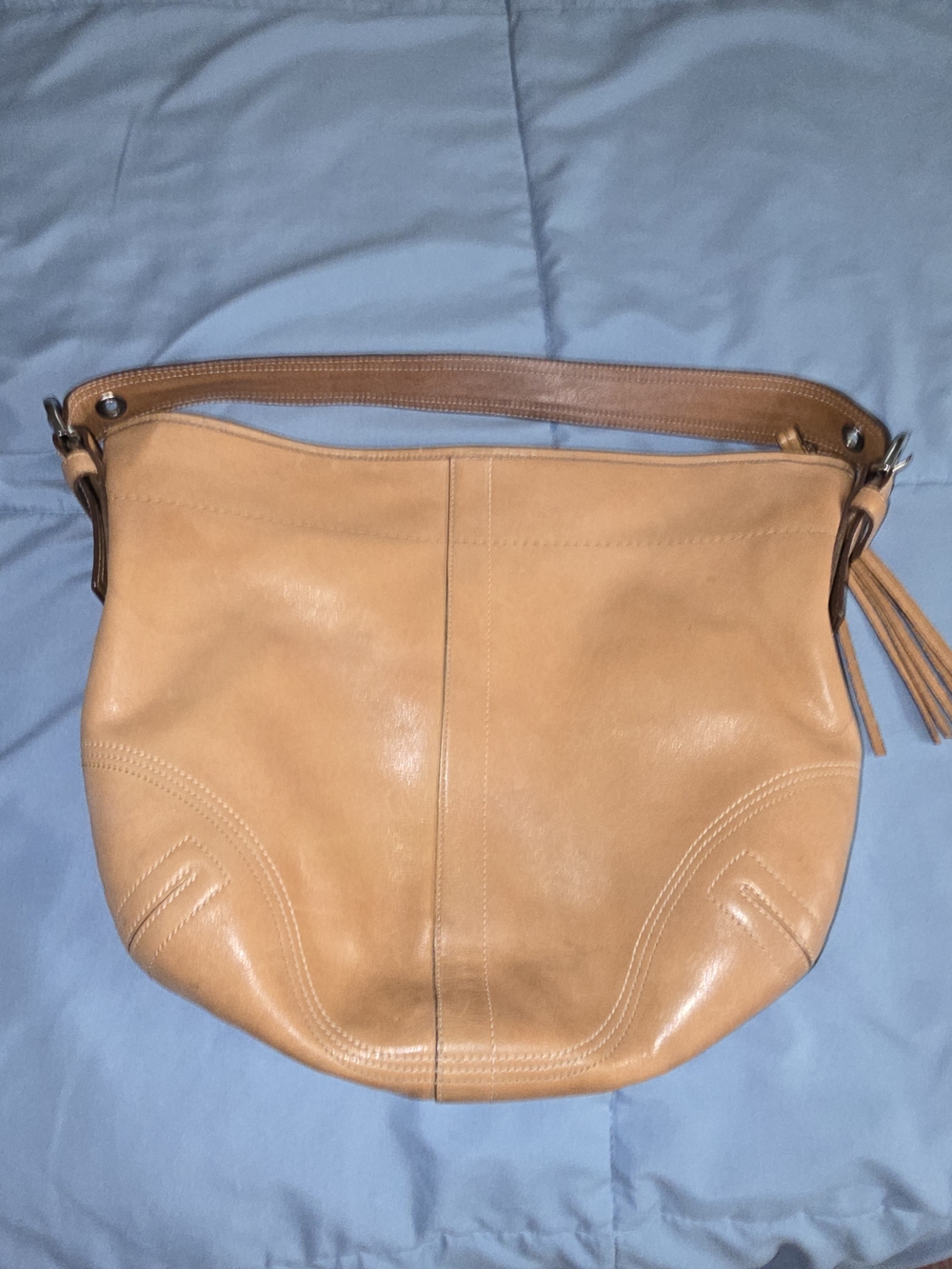 Classic Tan Leather Shoulder Bag - Versatile Everyday Tote